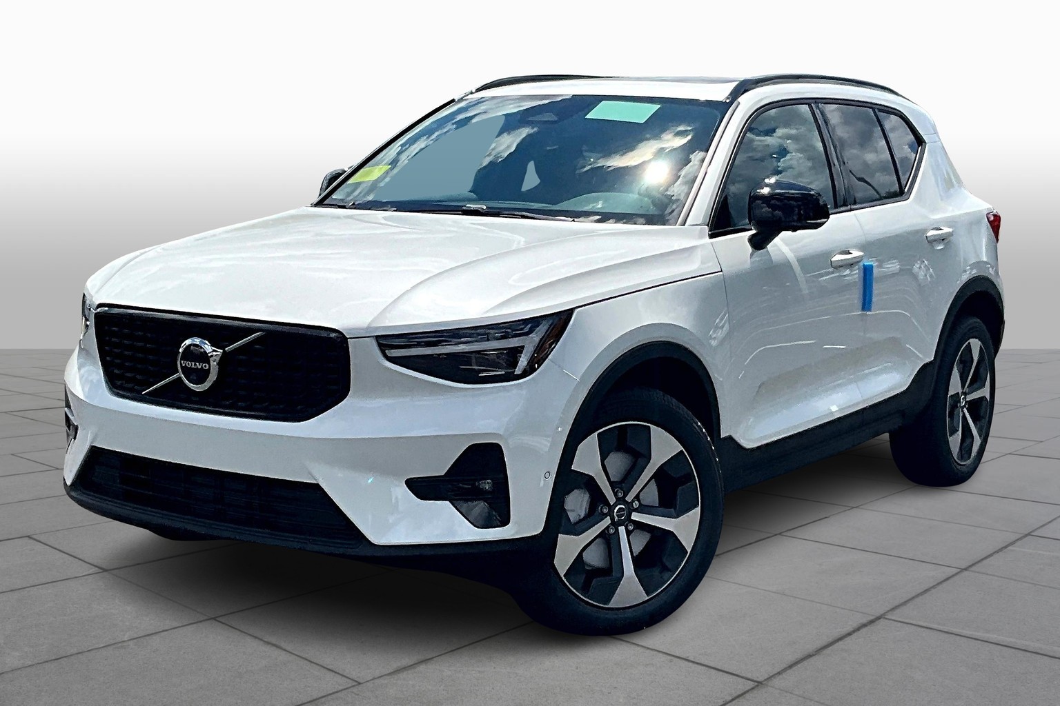 New 2026 Volvo XC40 Plus SUV in Rockland #T2669292 | Ira Volvo
